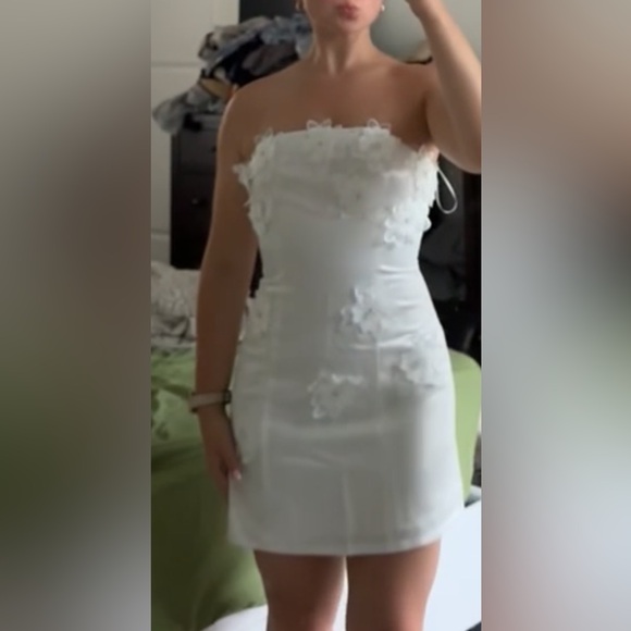 Shop These Three Boutique - NWT! Flower Appliqué Tube Dress. - Picture 4 of 5